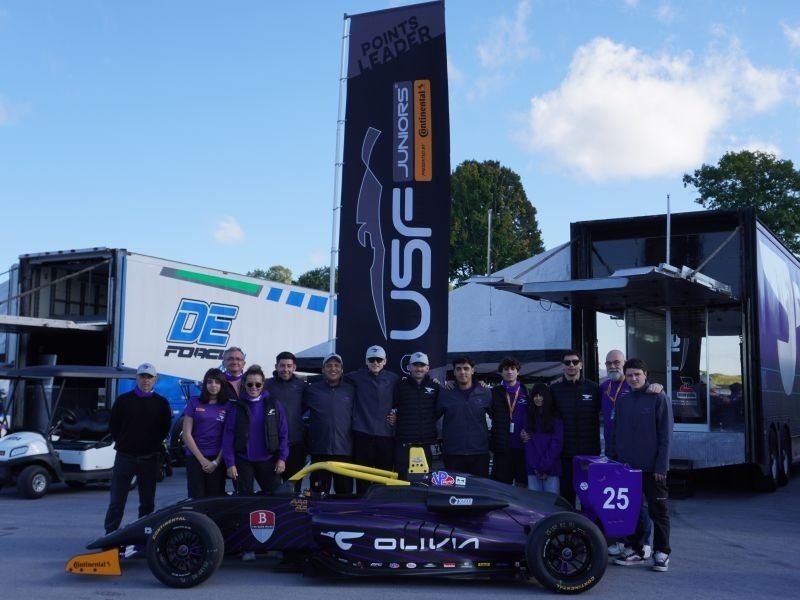 Team lineup at Road America